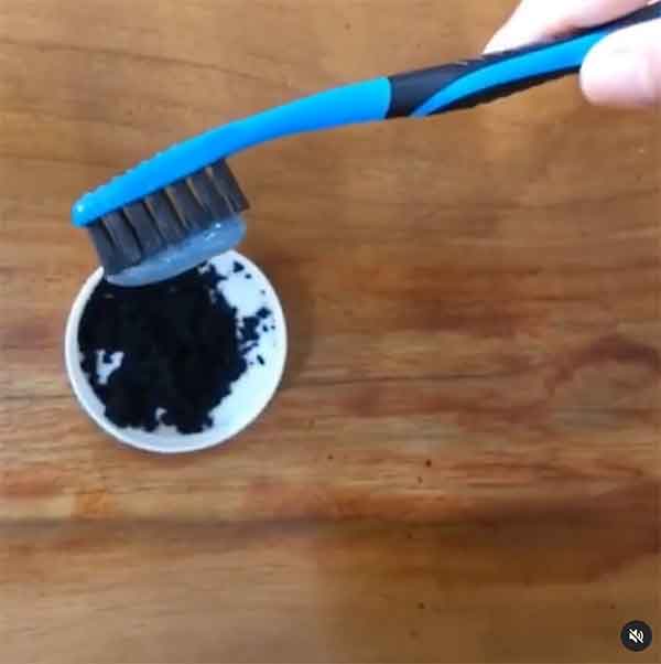 iklan pasta gigi charcoal powder