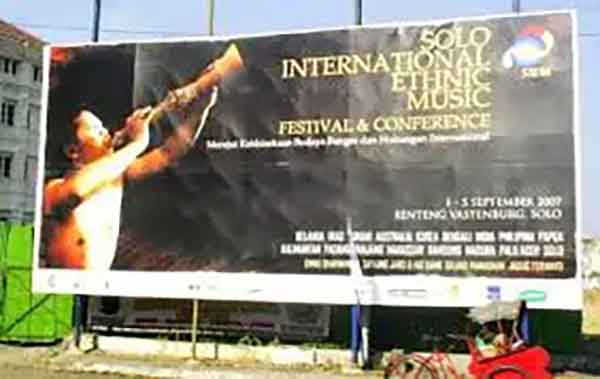iklan baliho konser musik