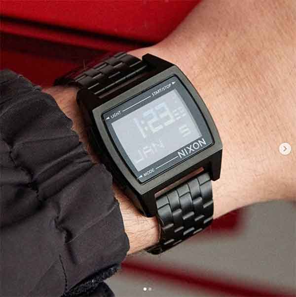 iklan jam tangan nixon